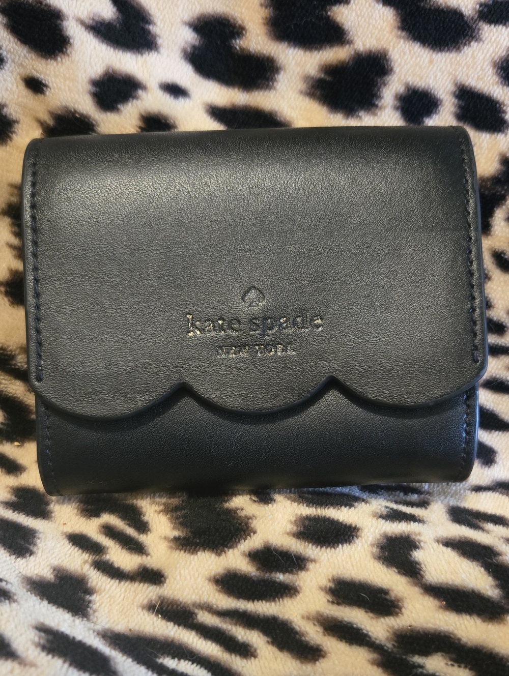 kate spade black scallop-edge leather trifold wallet